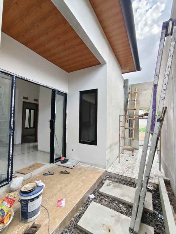 dijual rumah kaliurang km 10