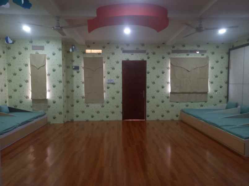 dijual rumah kantor dalam komplek area antapani mas