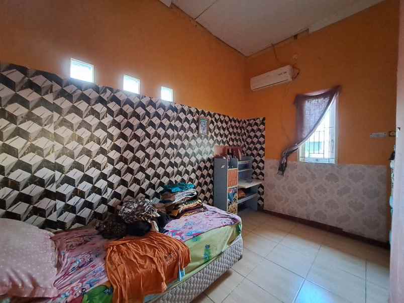 dijual rumah karang satria