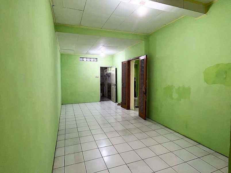 dijual rumah kayu putih