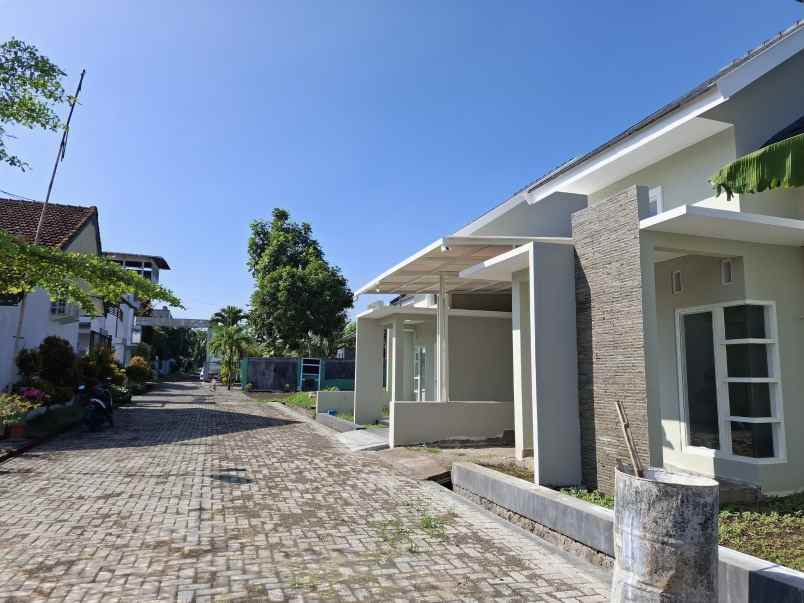 dijual rumah kebonsari