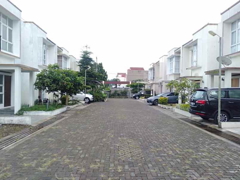 dijual rumah kec parongpong