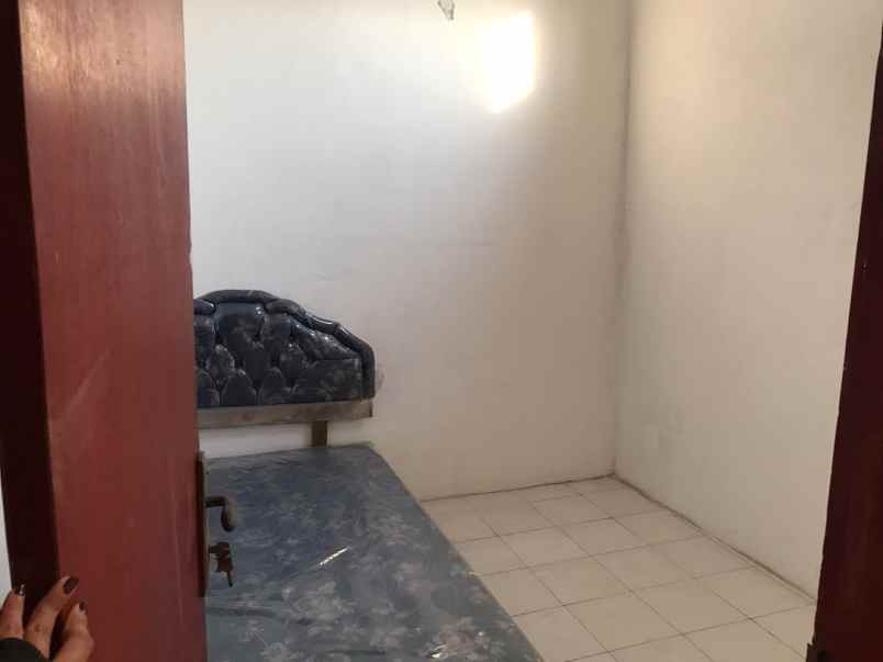 dijual rumah kedung anyar surabaya