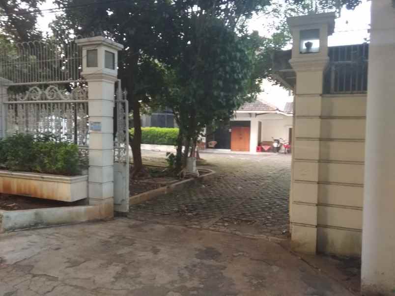 dijual rumah kelapa dua