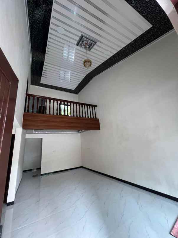 dijual rumah kelapa dua wetan ciracas