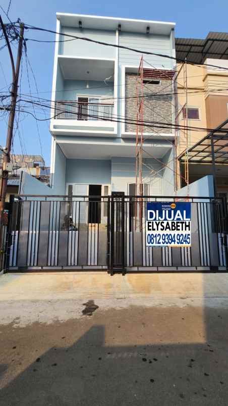 dijual rumah kelapa gading