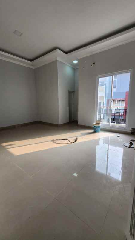 dijual rumah kelapa gading