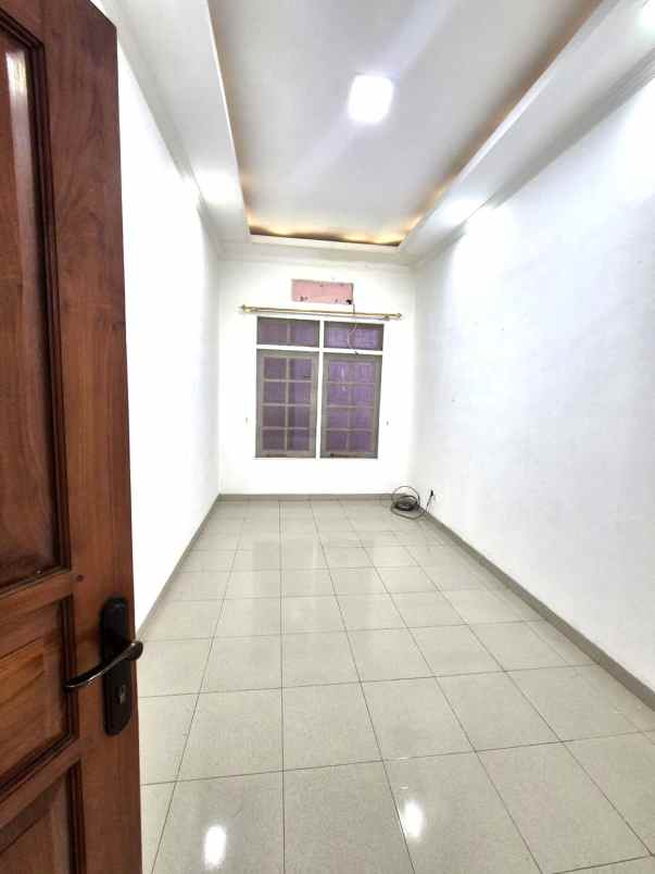 dijual rumah kelapa lilin kelapa gading