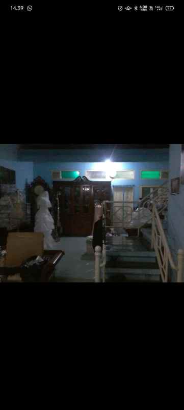 dijual rumah keluarga semi furnished