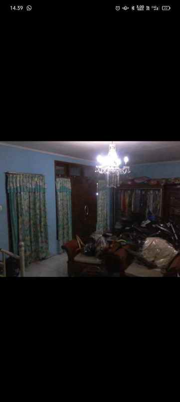 dijual rumah keluarga semi furnished