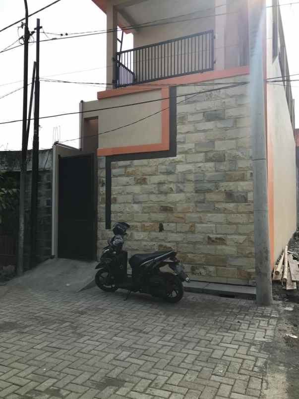 dijual rumah keputih