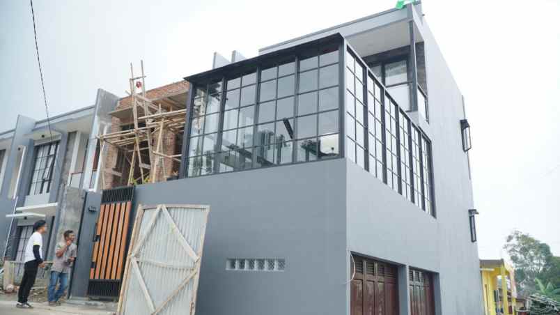 dijual rumah keren nyaman sejuk di cisarua bandung