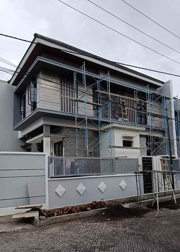 dijual rumah klampis