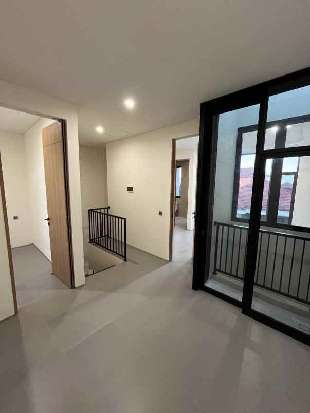 dijual rumah klampis semolo