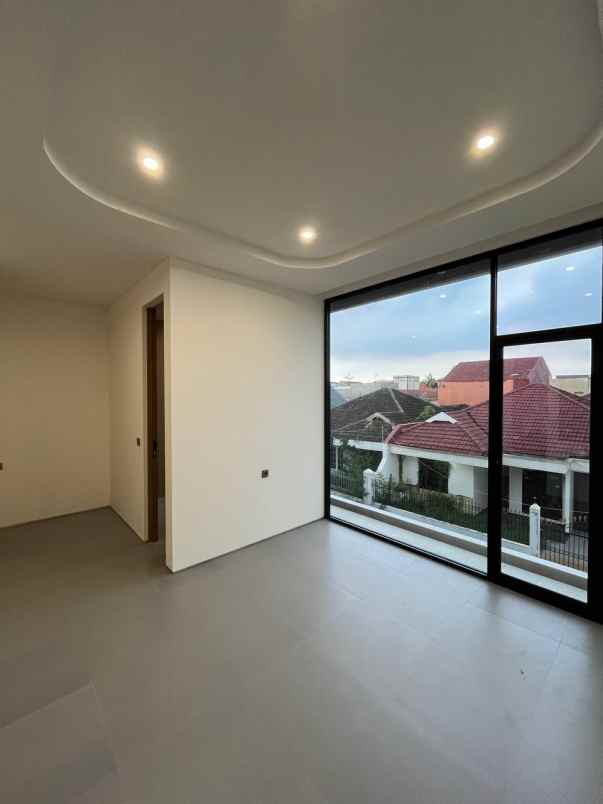 dijual rumah klampis semolo