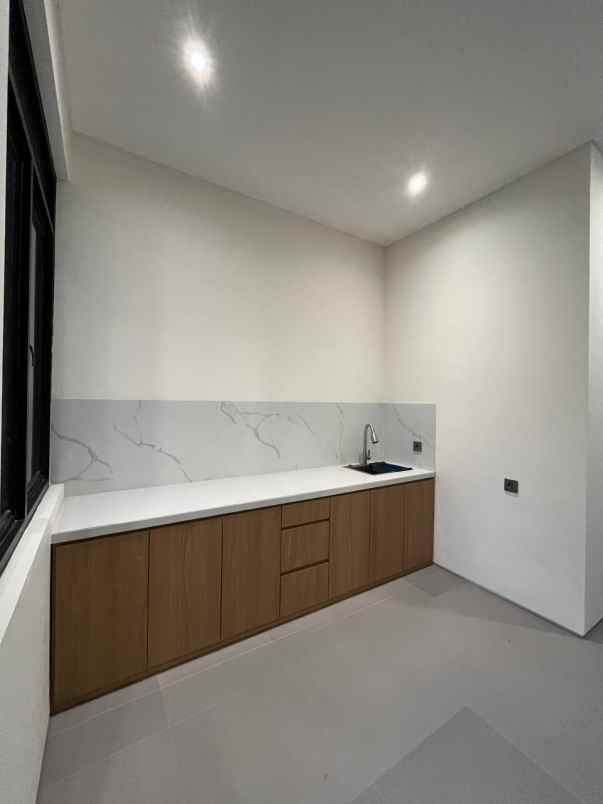 dijual rumah klampis semolo