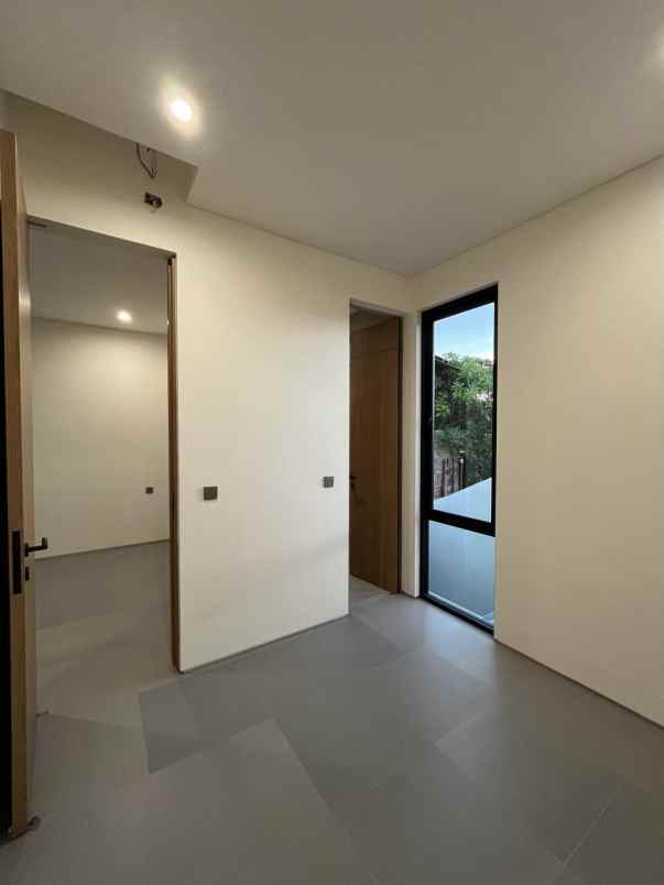 dijual rumah klampis semolo