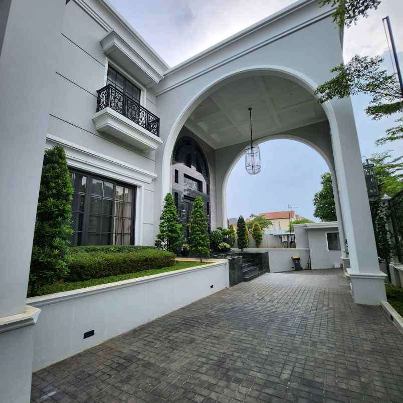 dijual rumah komplek admiralty