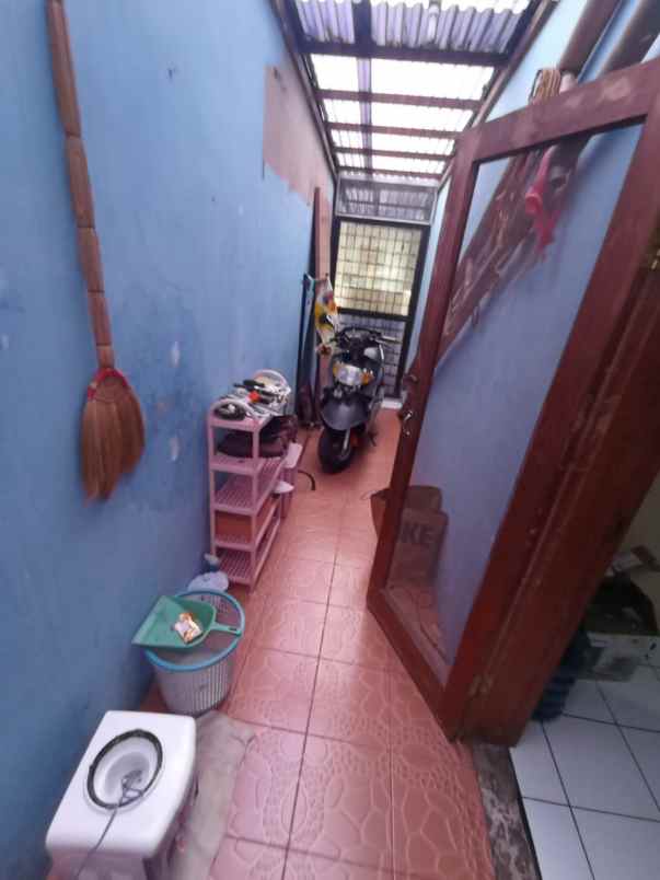 dijual rumah komplek antapani depok