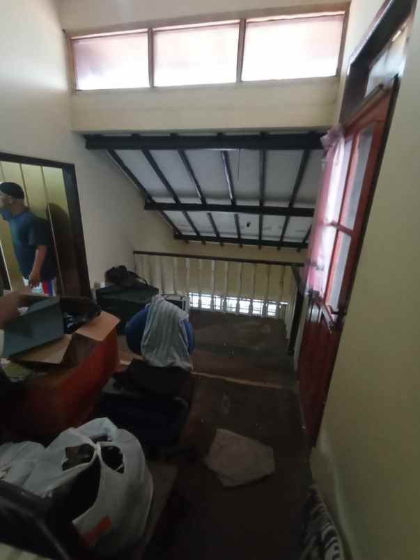 dijual rumah komplek antapani depok