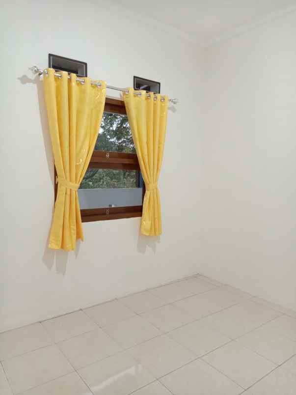 dijual rumah komplek bukit sariwangi