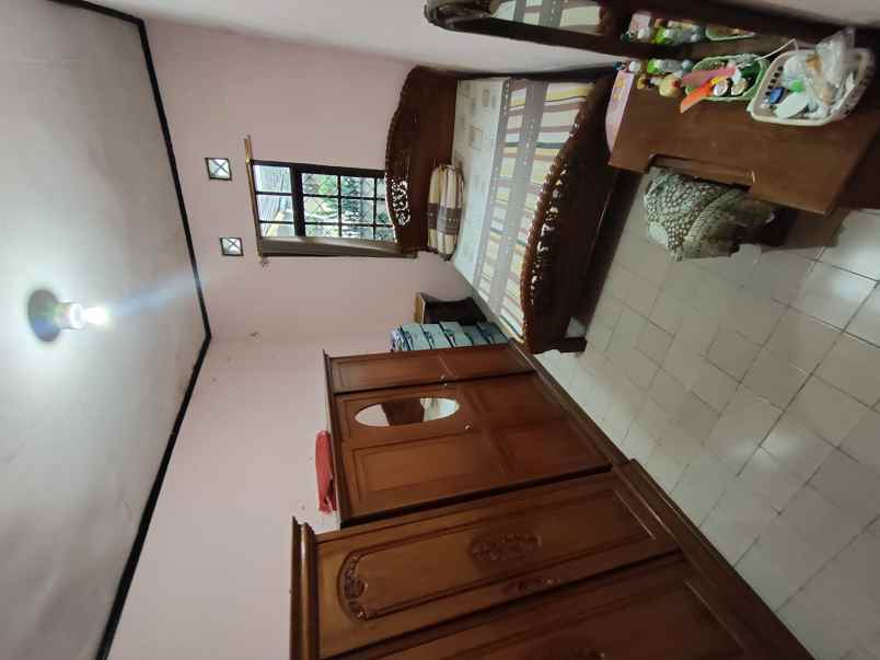 dijual rumah komplek bumi asri