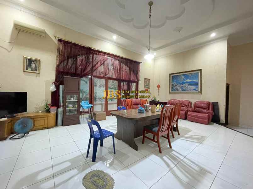 dijual rumah komplek cemara asri