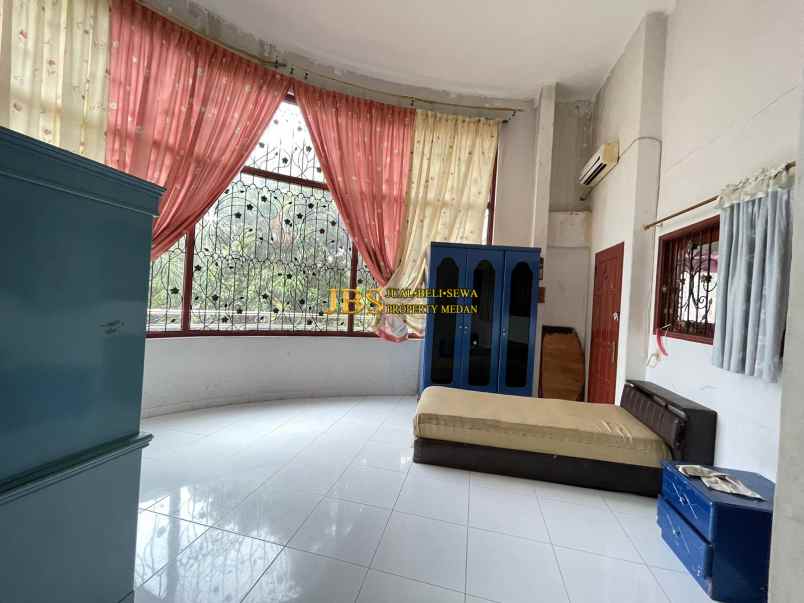 dijual rumah komplek cemara asri