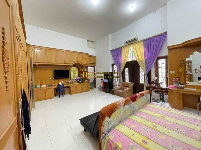 dijual rumah komplek cemara asri