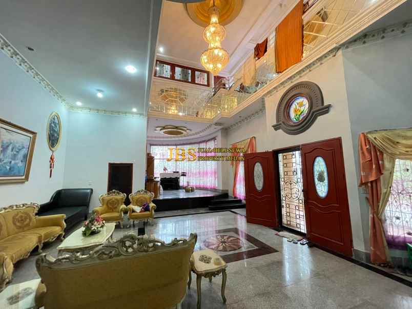 dijual rumah komplek cemara asri