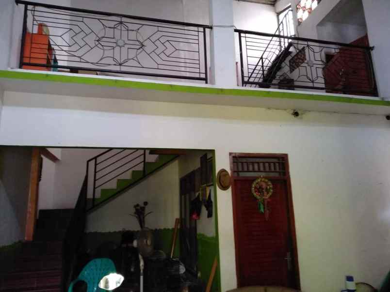 dijual rumah komplek di villa dago tol