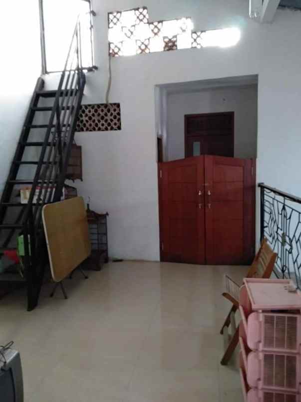 dijual rumah komplek di villa dago tol