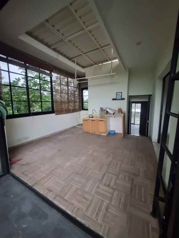 dijual rumah komplek golden park 2