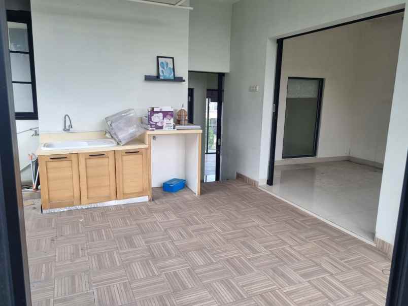 dijual rumah komplek golden park 2