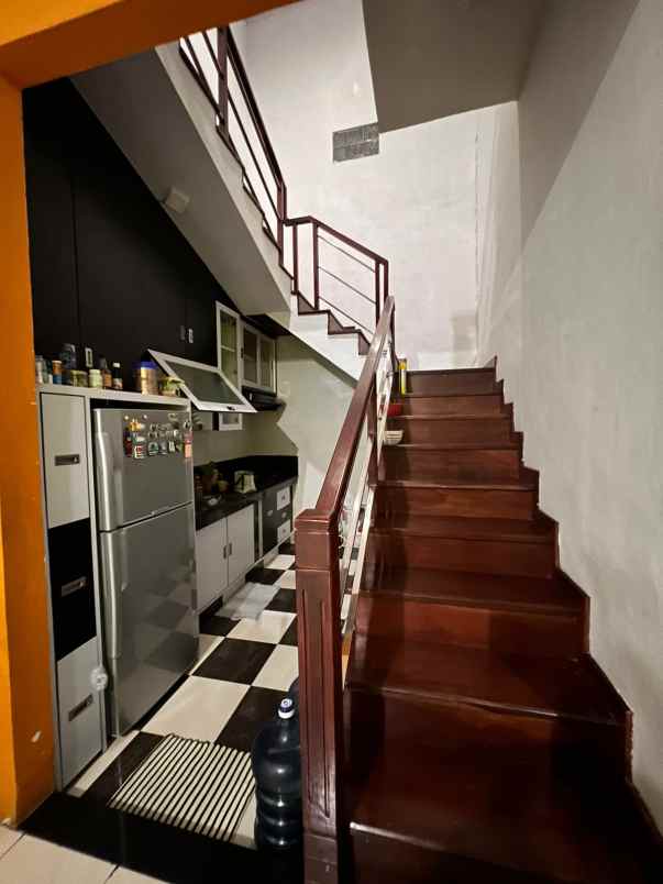 dijual rumah komplek j city metropolis iii