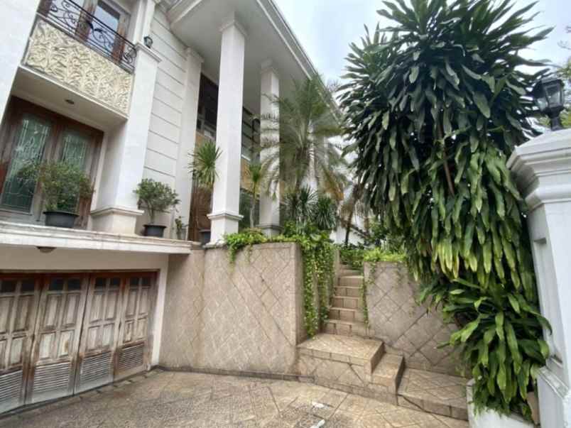 dijual rumah komplek mentri widya