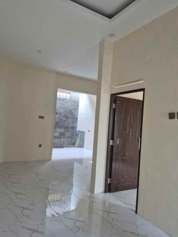 dijual rumah komplek pratista antapani