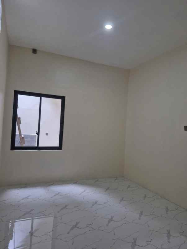 dijual rumah komplek pratista antapani