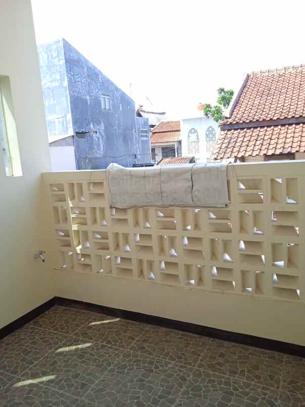 dijual rumah komplek riung bandung