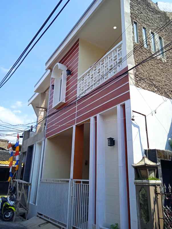 dijual rumah komplek riung bandung