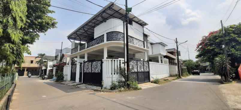 dijual rumah komplek taman buaran indah