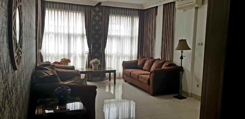 dijual rumah komplek taman buaran indah