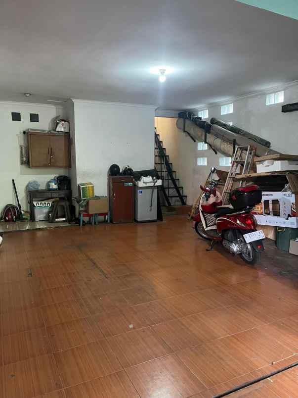 dijual rumah komplek turangga