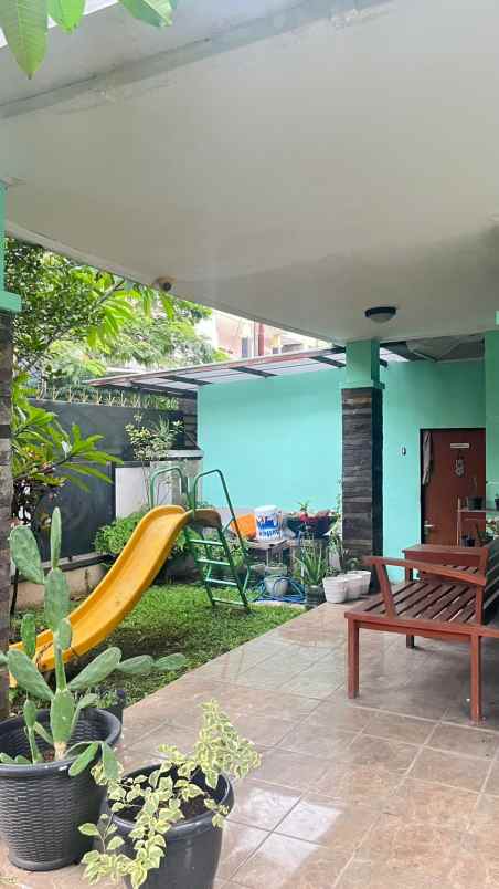 dijual rumah komplek turangga