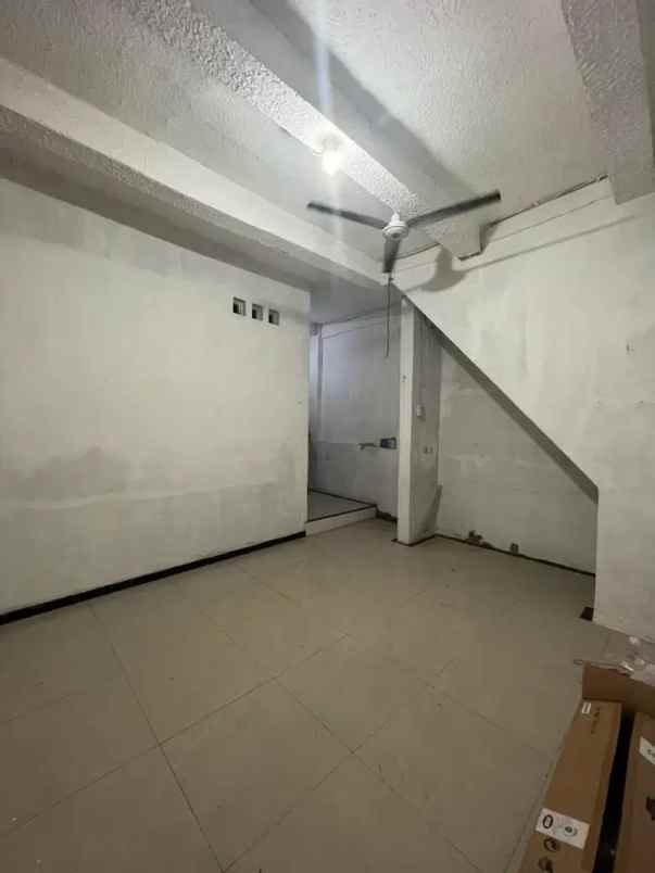 dijual rumah kost aman nyaman pusat kota di petojo