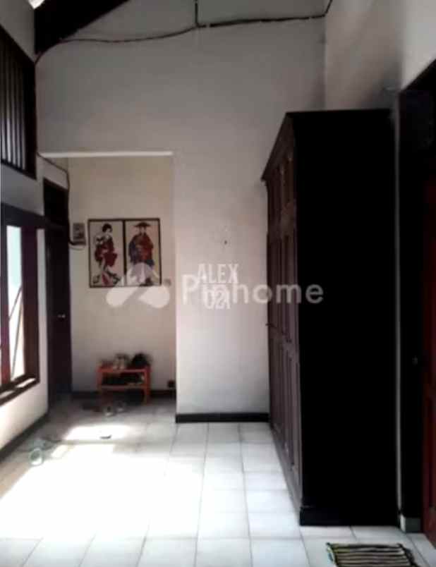 dijual rumah kramat jaya baru