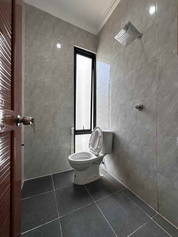 dijual rumah kramatjati