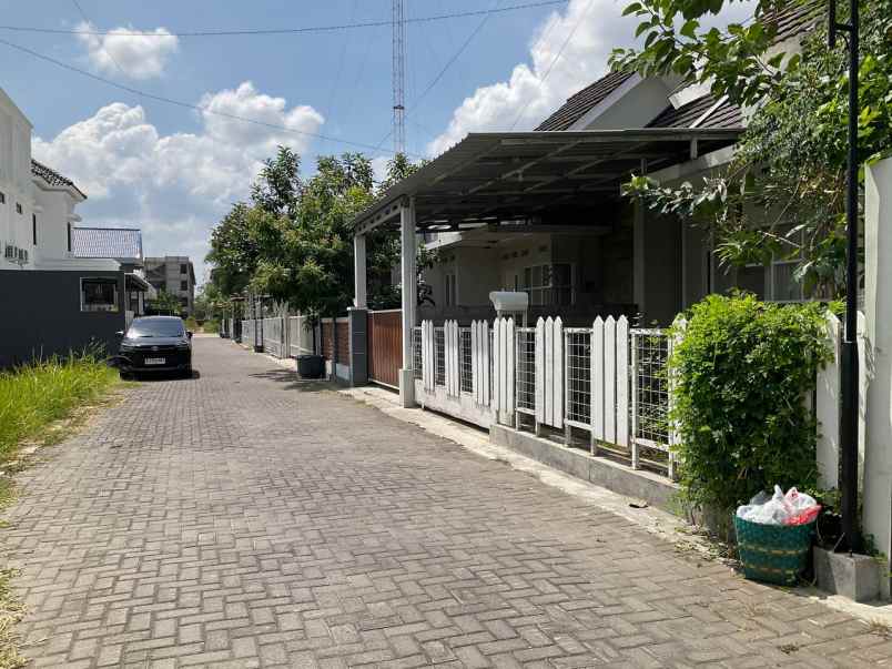 dijual rumah krodan maguwoharjo