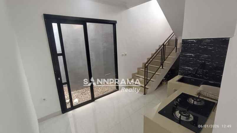 dijual rumah kukusan