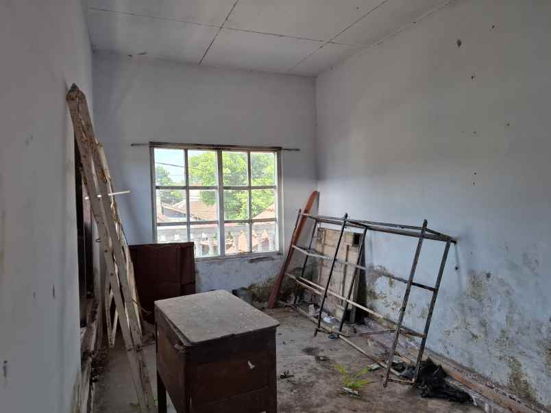 dijual rumah lama di patrang jember